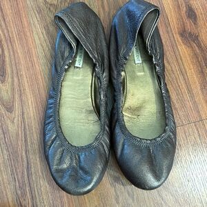 Cynthia Vincent bronze ballet flats size 8